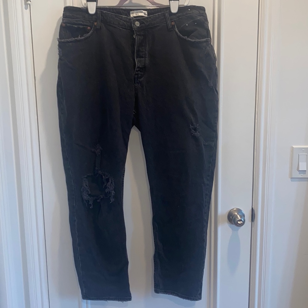 NWOT Abercrombie & Fitch black distressed dad high rise jeans